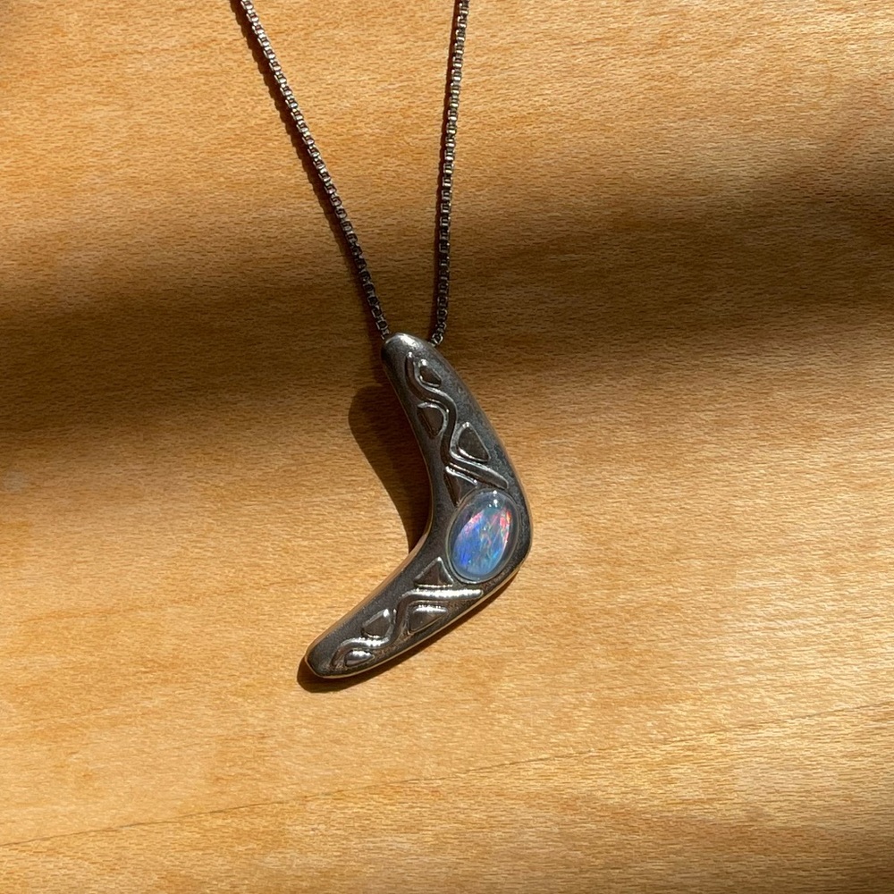 STERLING SILVER AUSTRALIAN OPAL BOOMERANG NECKLACE.